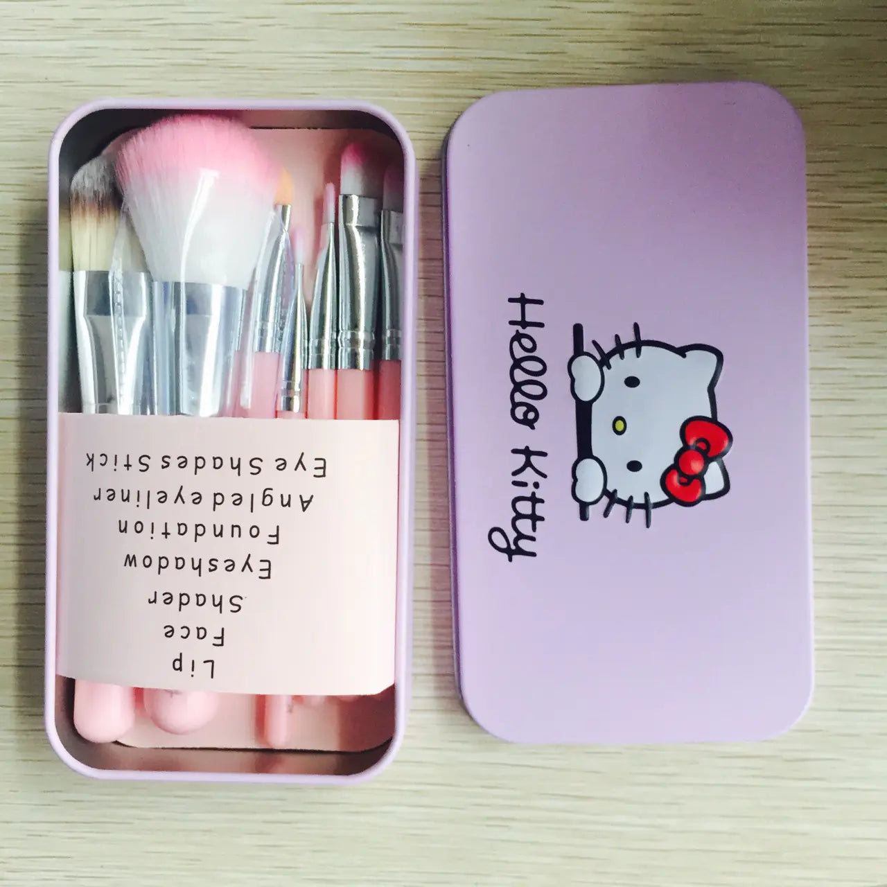Ensemble de pinceaux de maquillage Hello Kitty – 7 pièces